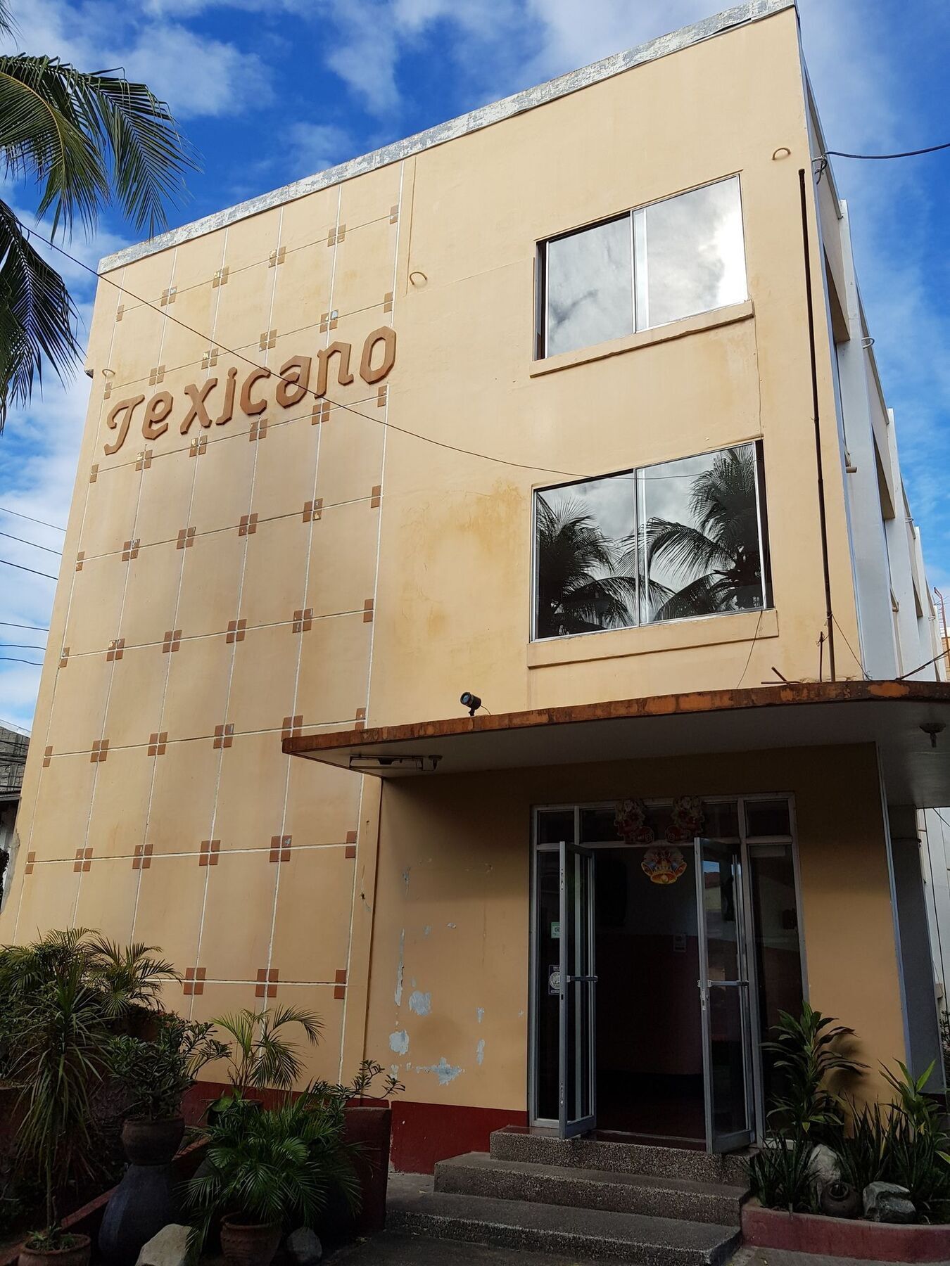 Texicano Hotel Main ลาวัก ภายนอก รูปภาพ
